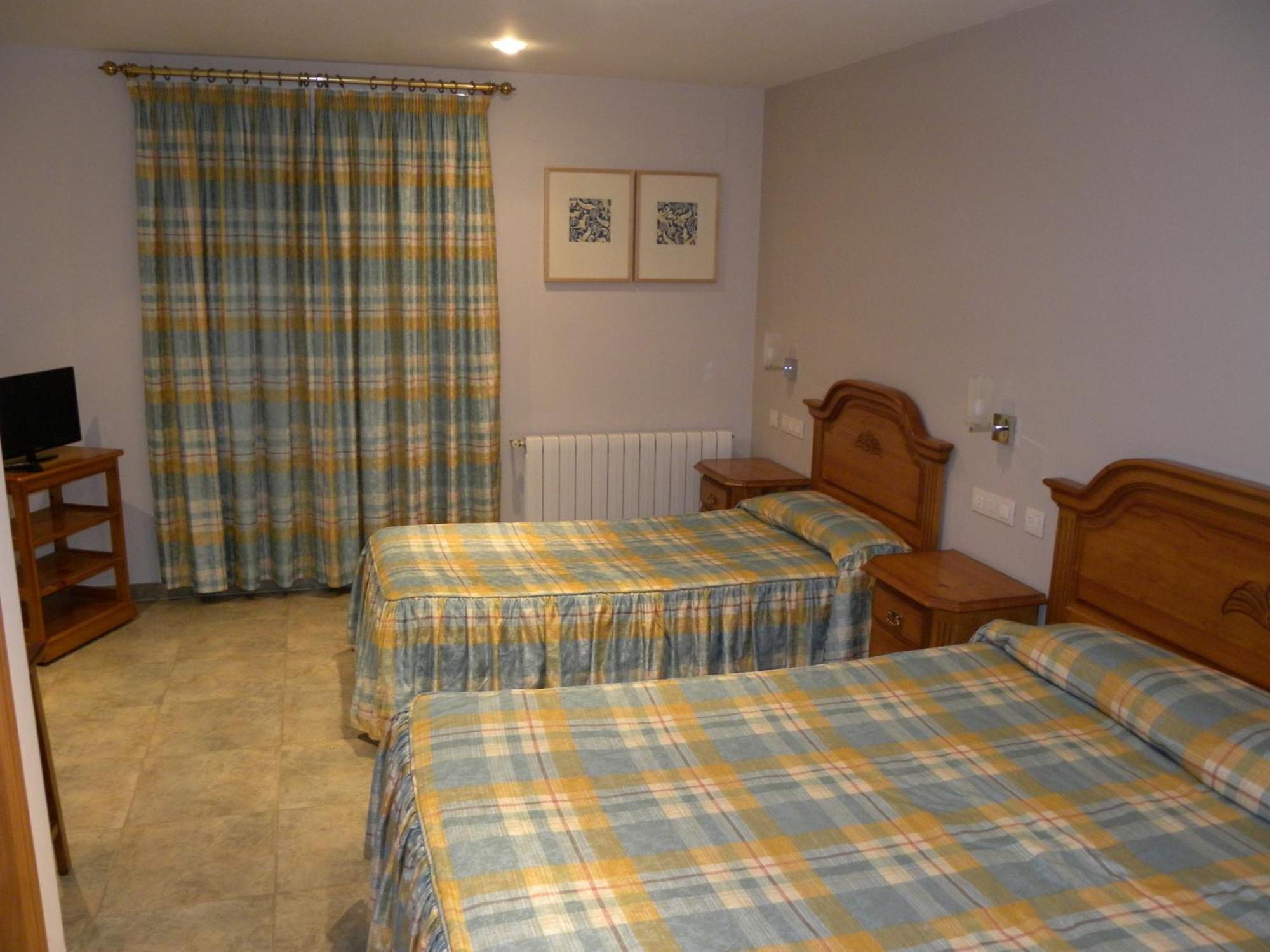 Hotel Duque De Calabria Мансанера Номер фото