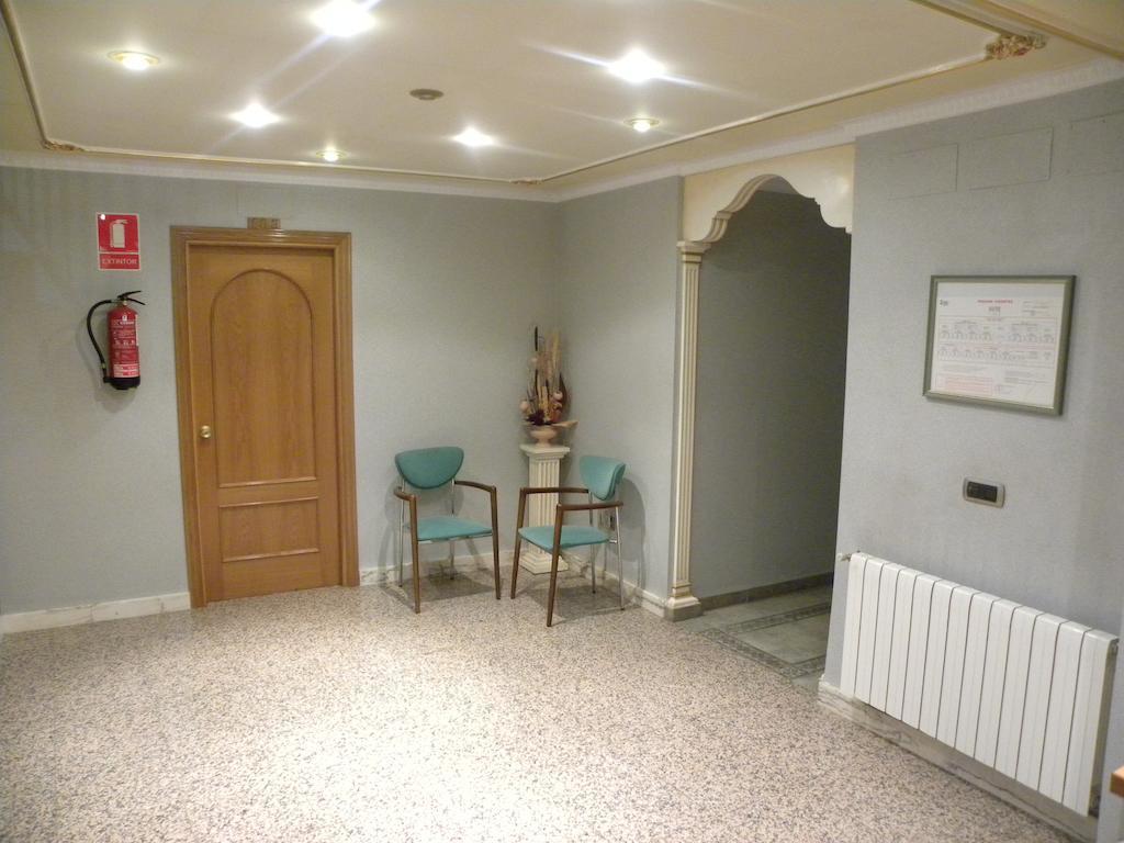 Hotel Duque De Calabria Мансанера Номер фото